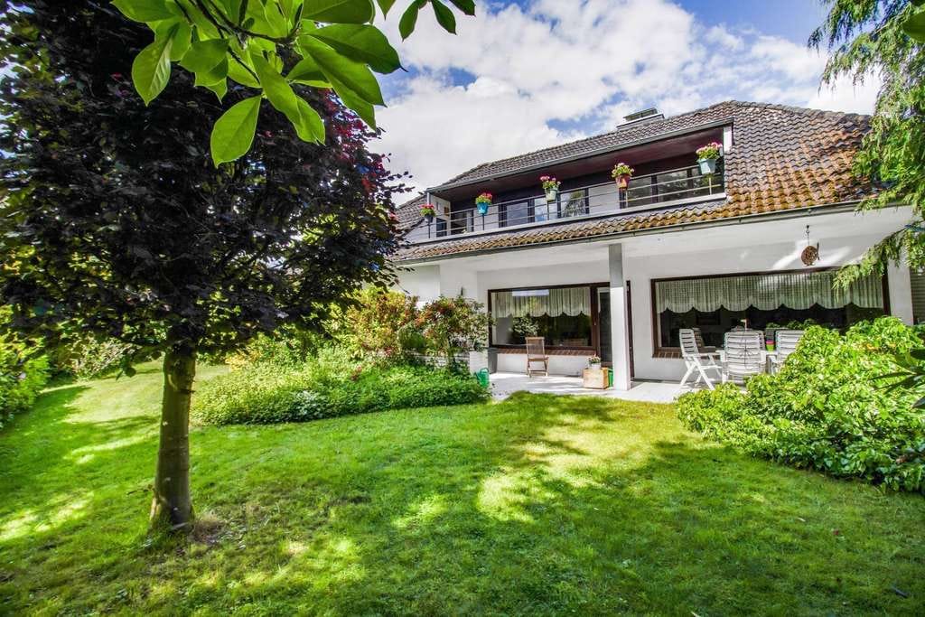 Immobilie in Schiffdorf - Großzügiges Einfamilienhaus mit Garage in begehrter Wohnlage von Schiffdorf-Friedheim - Bild 0