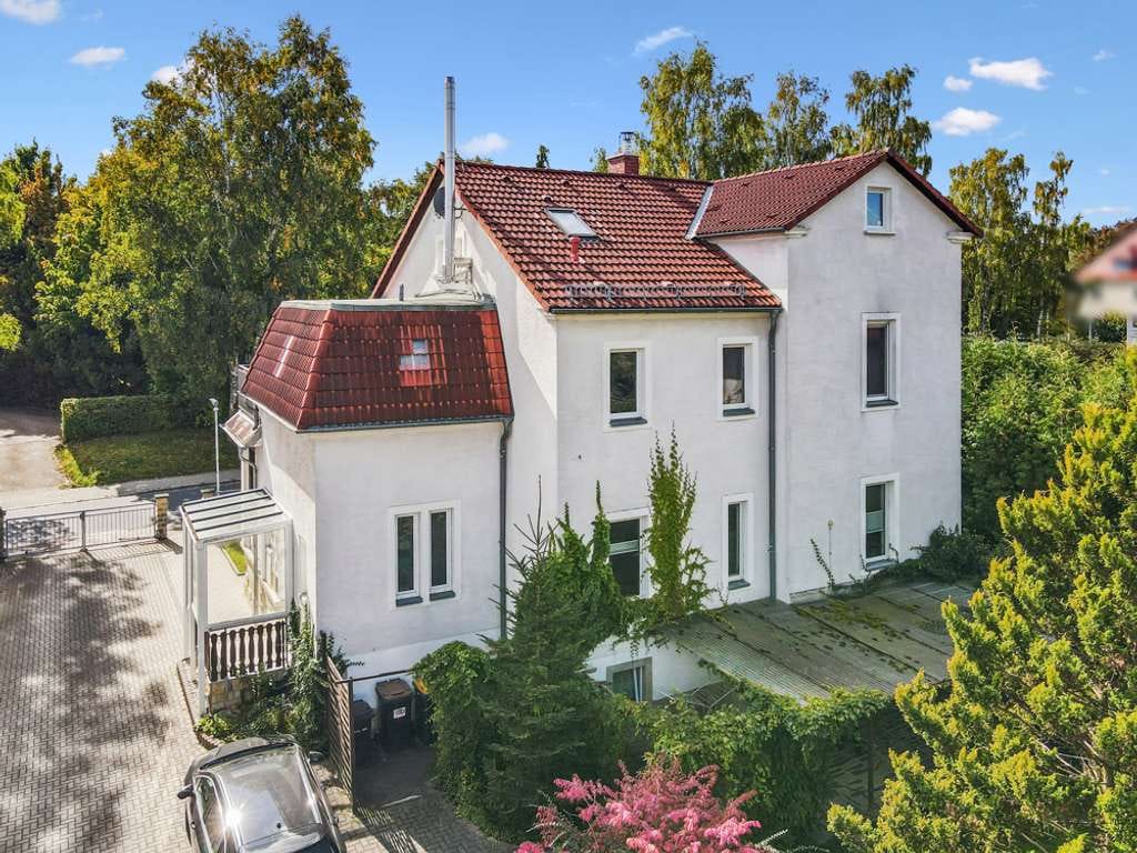 Immobilie in Neustadt in Sachsen - Zweifamilienhaus-Stadtvilla (234 m², 10 Zi), zentral in Neustadt (Sachsen): mit Terrassen u. Garagen - Bild 2