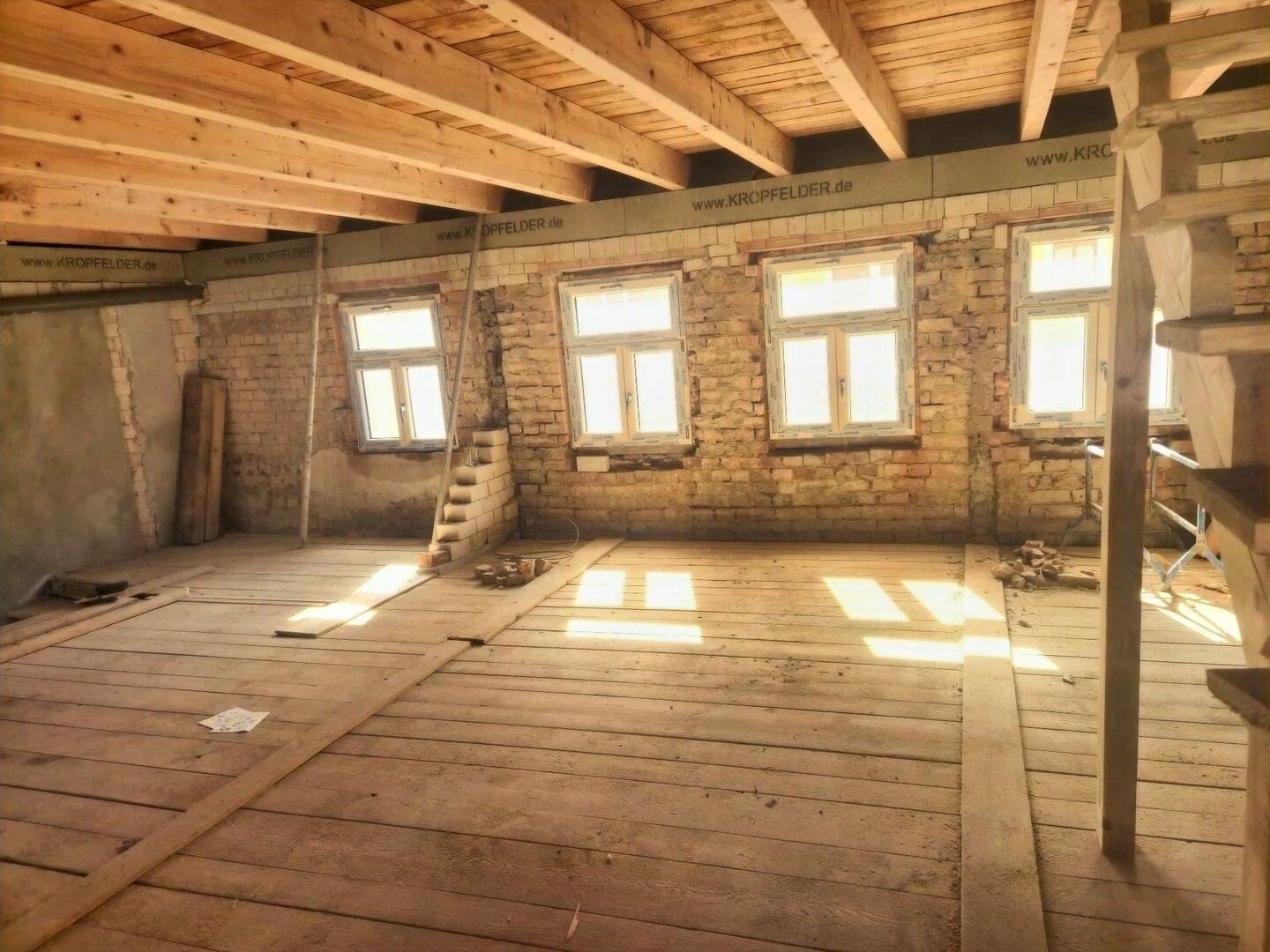 Immobilie in Pegau - Stadthaus mit Charme und Zukunft - ideal für Bauherren mit Visionen - Bild 3