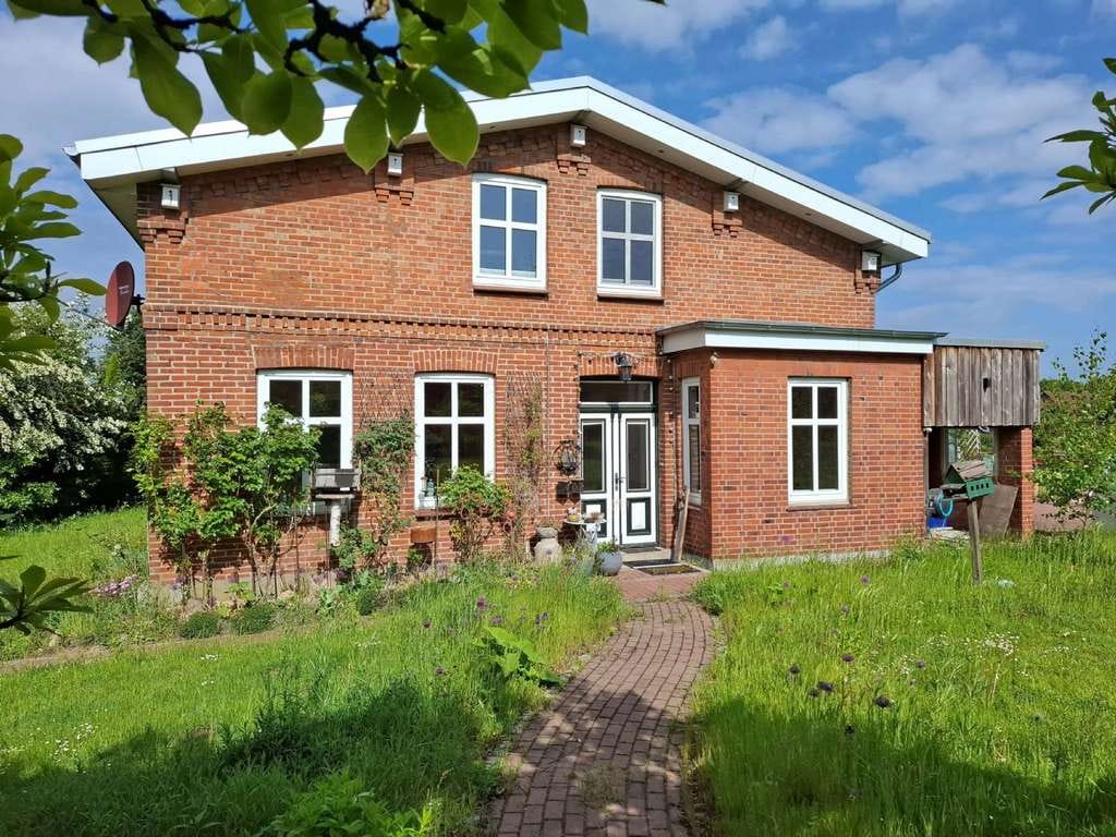 Immobilie in Ahrensbök - Idyllisches Landhaus mit Nebengebäude im Grünen! - Bild 0