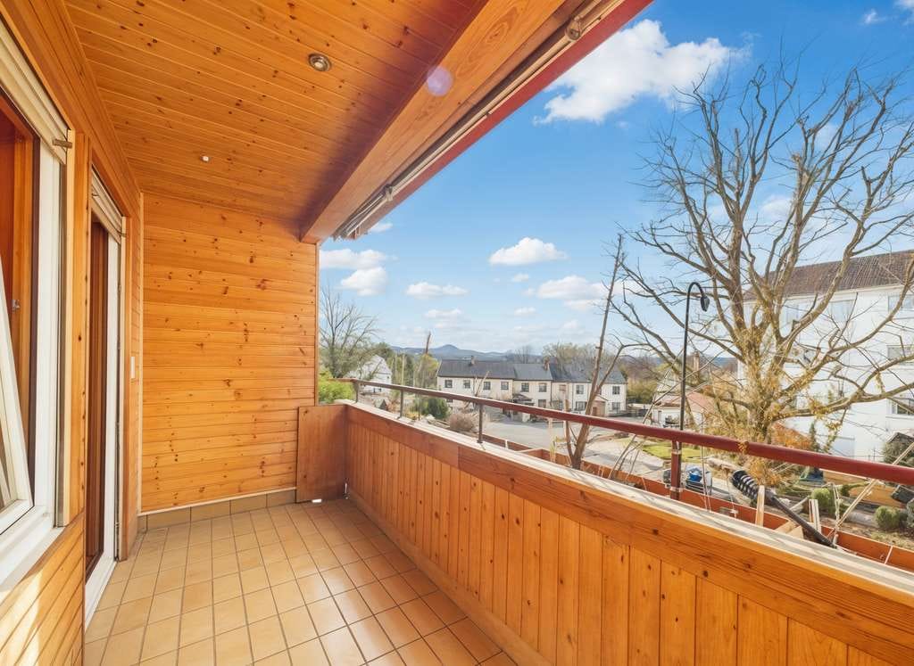 Immobilie in Metzingen - Gepflegte 3,5-Zimmer-Wohnung mit sonnigem Westbalkon & Einbauküche in ruhiger Lage von Metzingen! - Bild 3