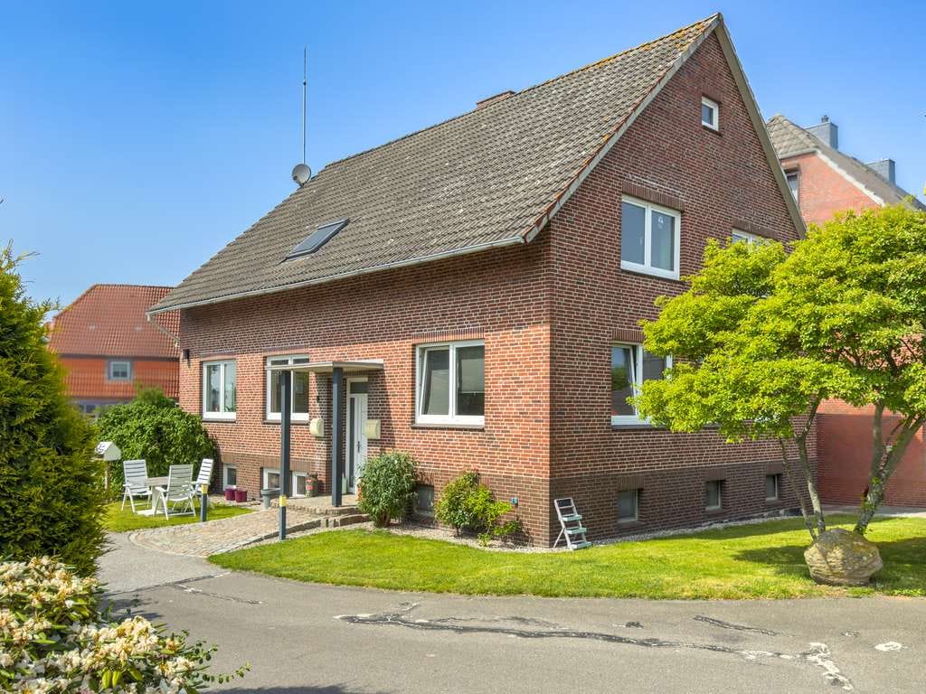 Immobilie in Wilster - Wohnen an der Wilsterau mit Einliegerwohnung und Souterrain - Bild 0