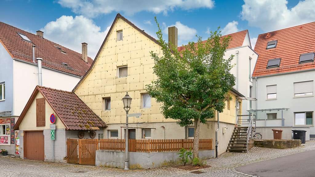 Immobilie in Pleidelsheim - Gemütliches Häuschen
mit Potenzial
im Herzen von Pleidelsheim! - Bild 0