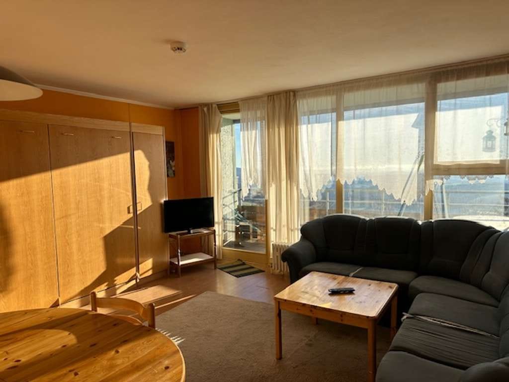 Immobilie in Freyung - Möblierte 2-Zi.-Wohnung mit Balkon und traumhafter Aussicht am Geyersberg - Bild 4