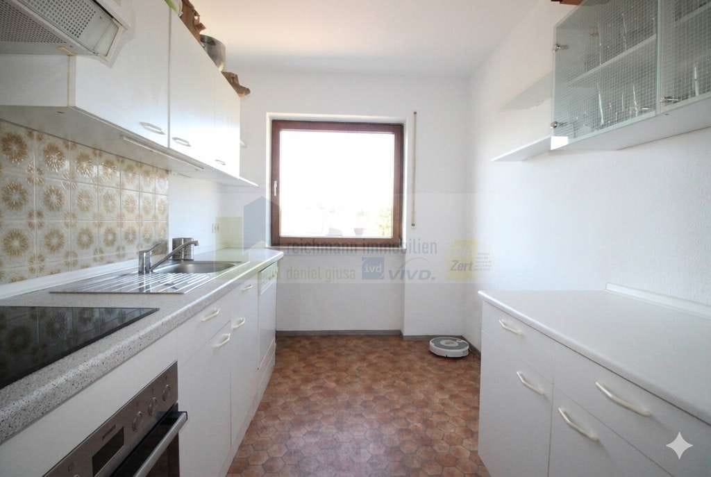 Immobilie in Bad Dürrheim - Zentral wohnen mit Weitblick: Helle 2-Zimmer-Dachgeschosswohnung mit Dachterrasse/Loggia im Herzen v - Bild 4
