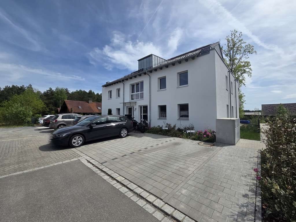 Immobilie in Altenstadt an der Waldnaab - Wohnen in Altenstadt/WN - Exklusive, moderne 3-Zimmer-Wohnung mit Terrasse und Gartenanteil! - Bild 0