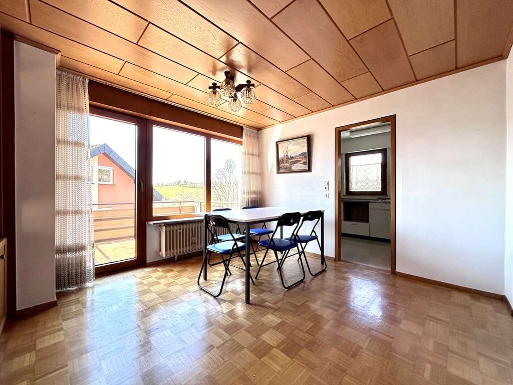 Immobilie in Altbach - Gepflegtes Zweifamilienhaus mit Garten, großer Terrasse und Doppelgarage - Bild 3