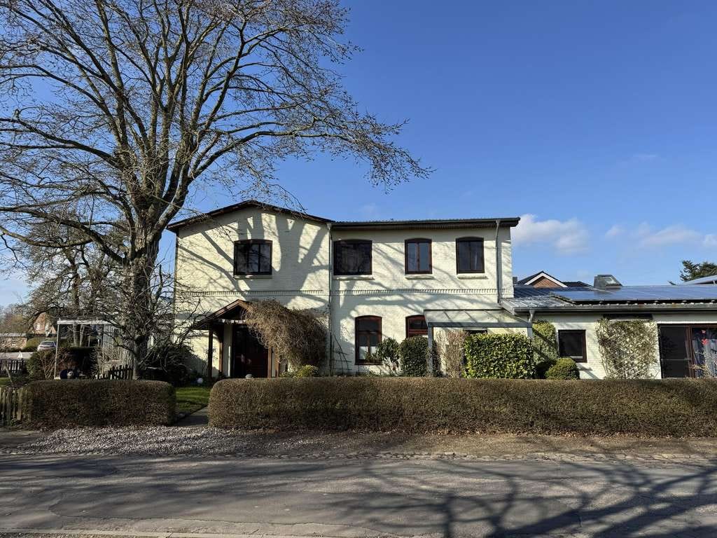 Immobilie in Niesgrau - Großes Haus mit Geschichte in Ostseenähe provisionsfrei zu verkaufen - Bild 0