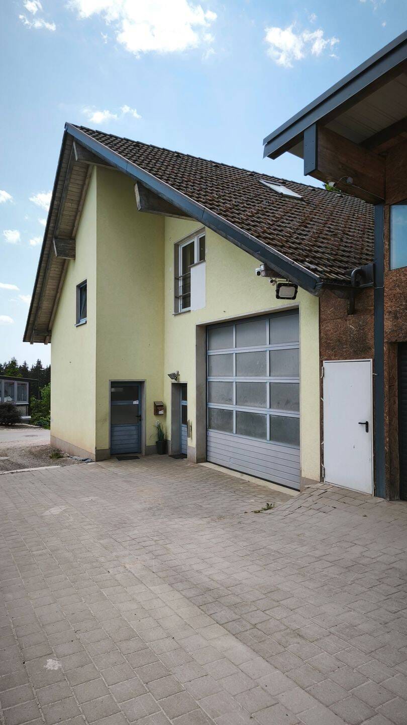 Immobilie in Eisenbach - Immobilie mit Wohn- und Gewerbekombination – ideal für Handwerk & Vermietung - Bild 0