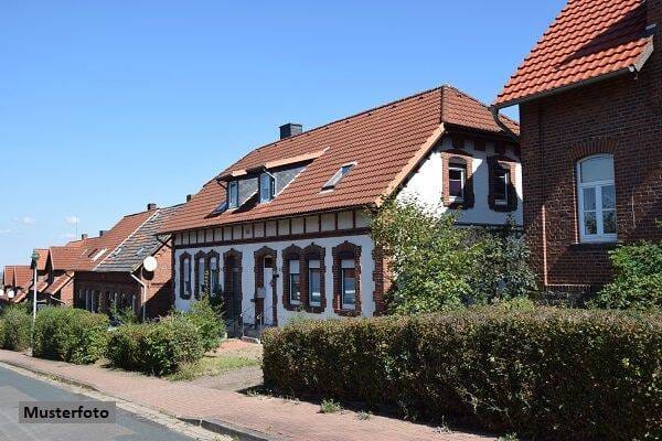 Immobilie in Wipperfürth - Einfamilienhaus nebst Praxisräumen im EG - Bild 0