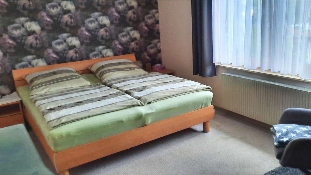 Immobilie in Dietingen - Großzügiges Wohnen in gepflegter Umgebung            
 -Zweifamilienhaus mit Einliegerwohnung- - Bild 4