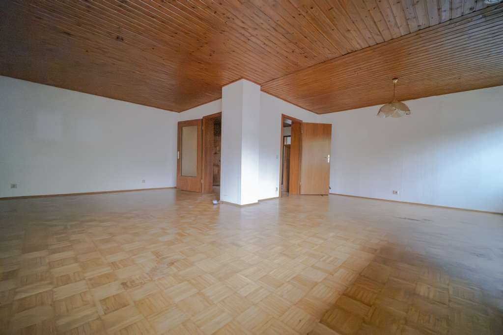 Immobilie in Mörfelden-Walldorf - Altes Haus, neue Träume – Sanierungsobjekt in Mörfelden-Walldorf - Bild 4