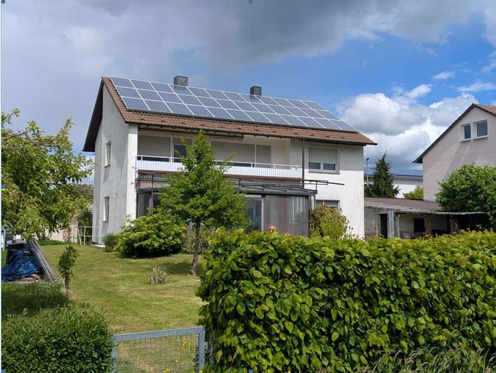 Immobilie in Schorndorf - Große 3-Zimmer-Wohnung in Schorndorf-Schlichten mit Garten und Fernsicht - Bild 0