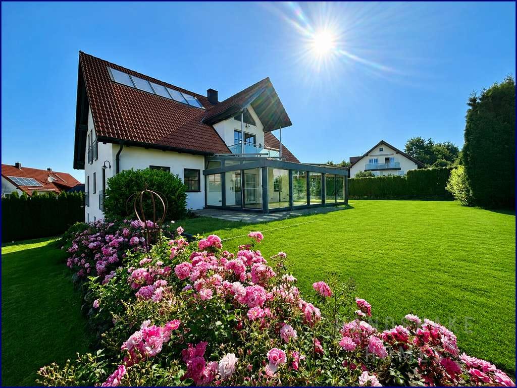 Immobilie in Pörnbach - Repräsentative Villa mit Raum für Mehrgenerationenwohnen und Arbeiten unter einem Dach - Bild 1