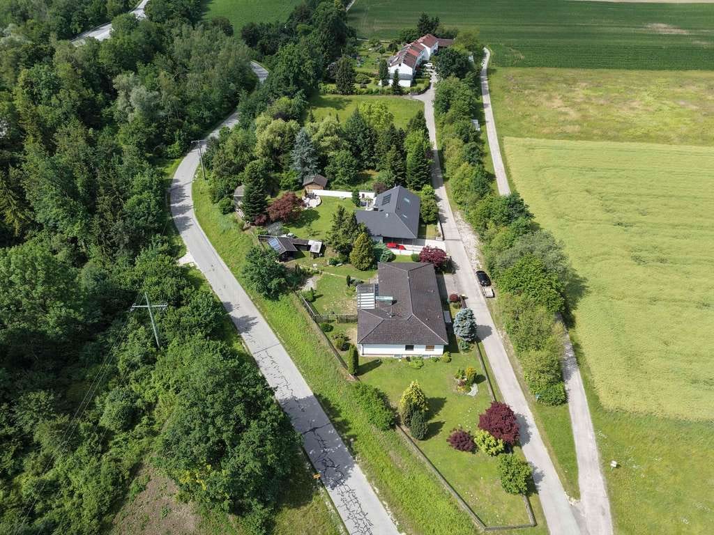 Immobilie in Kirchdorf am Inn - Bungalow mit Wintergarten und großem, gepflegtem Garten in Toplage, provisionsfrei - Bild 2