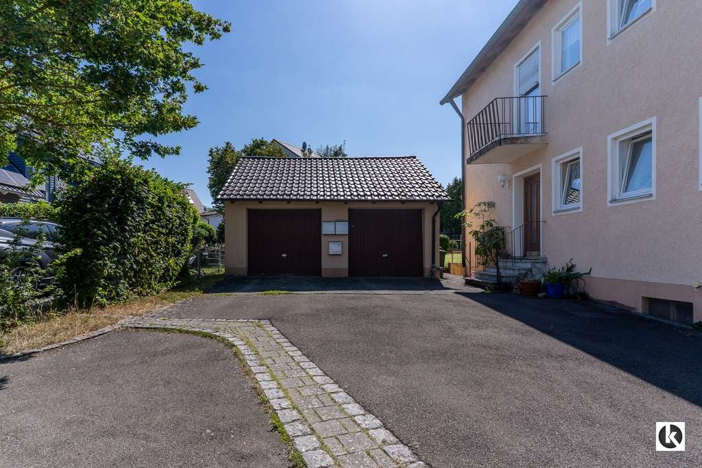 Immobilie in Neuburg an der Donau - Drei Wohneinheiten auf ca. 1.100 m² - entwicklungsfähiger Bestand in ruhiger Neuburger Lage - Bild 3