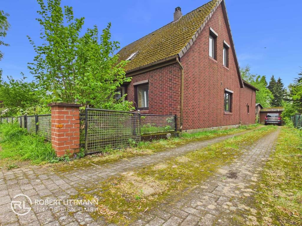 Immobilie in Visselhövede - Charmantes Sanierungsobjekt mit großem Grundstück und viel Potential in Visselhövede-Wehnsen - Bild 2