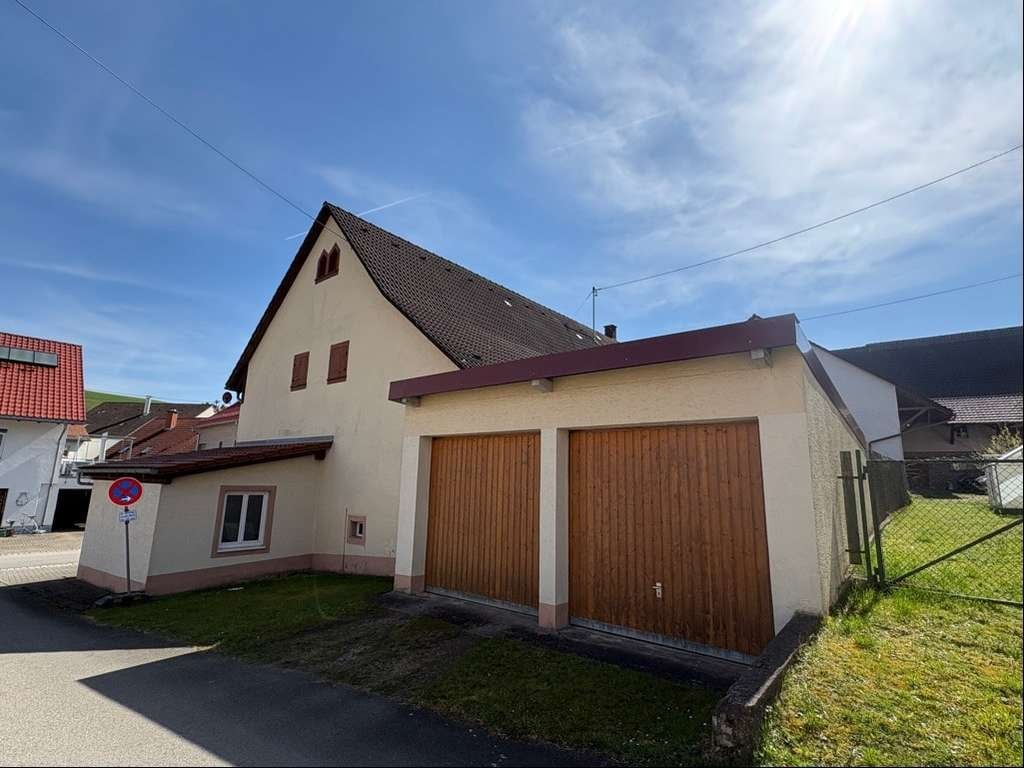 Immobilie in Blumberg - Charmantes Bauernhaus mit viel Platz - Bild 3