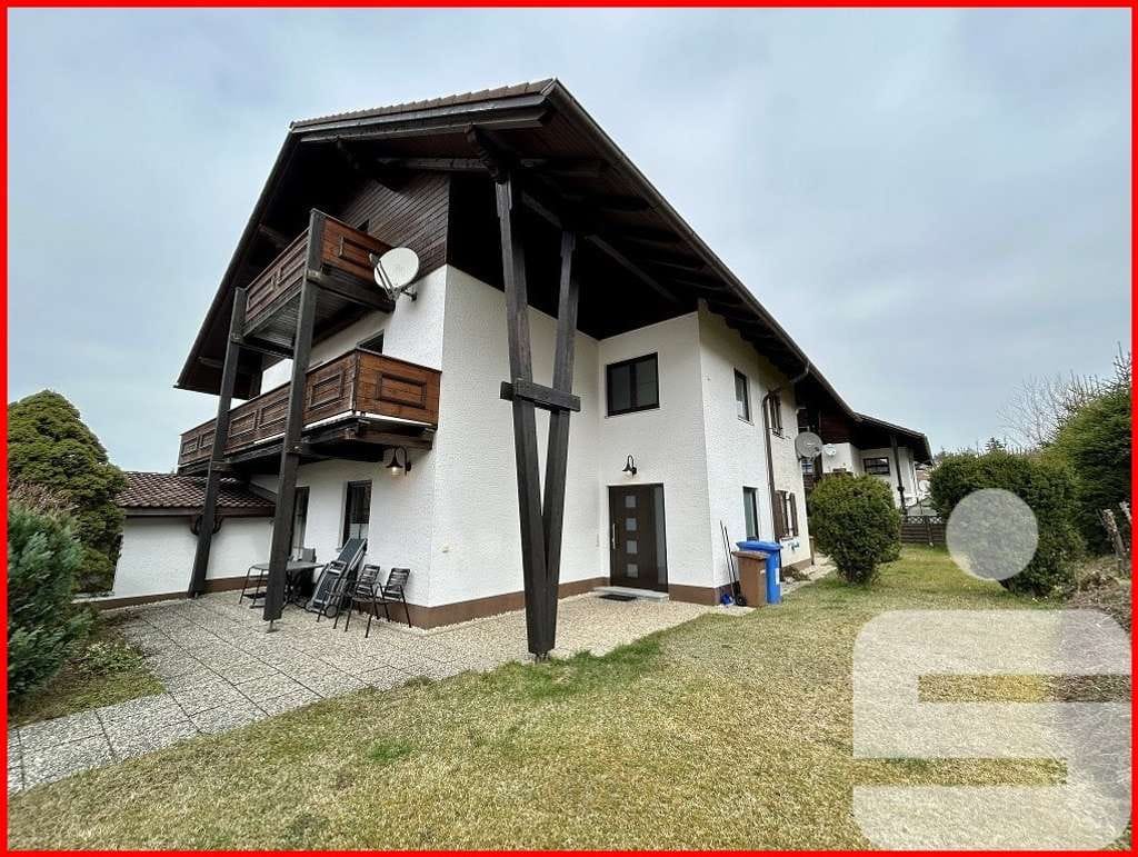 Immobilie in Neuschönau - Ferienhaus mit drei Einheiten in 94556 Neuschönau  - Bild 0