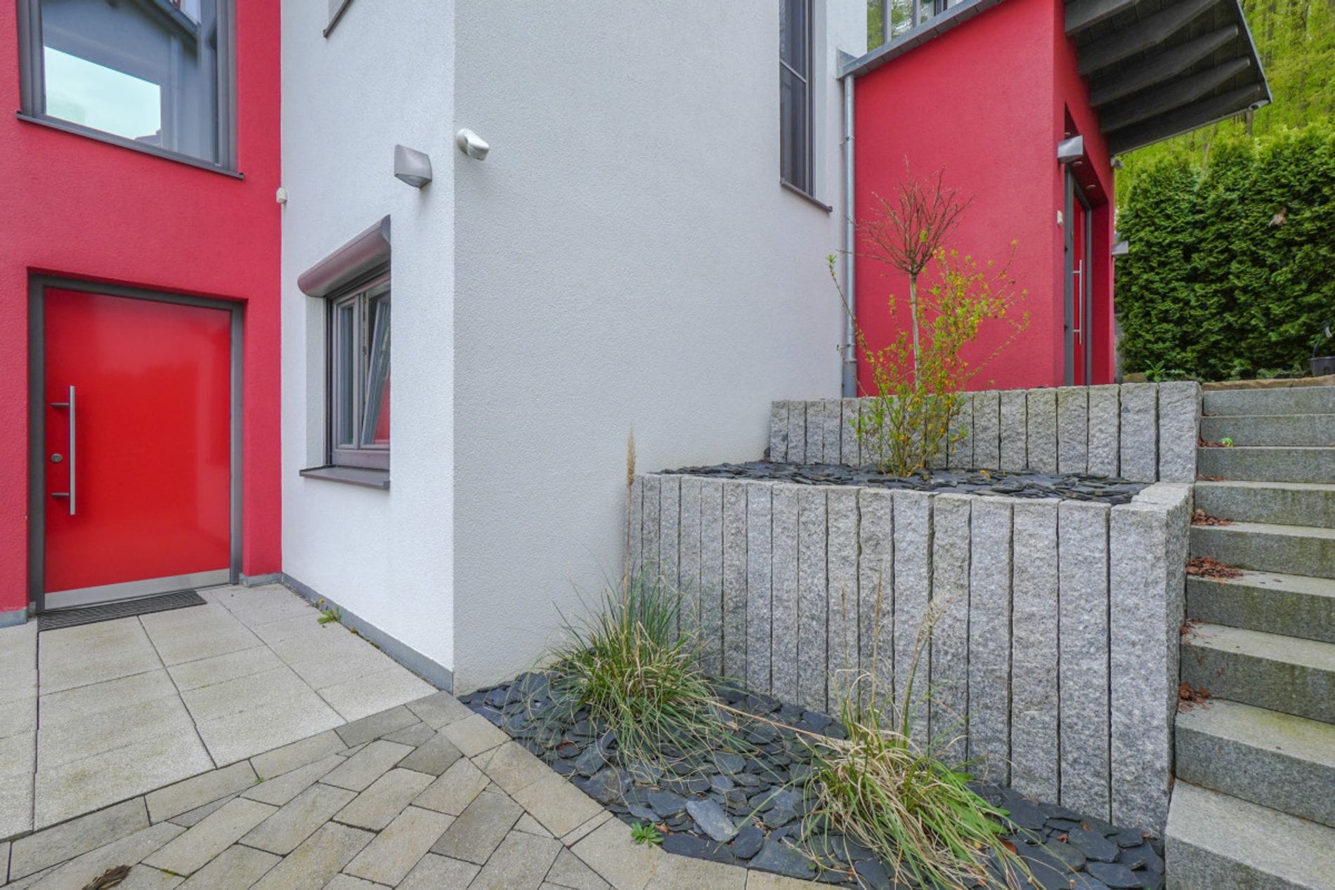 Immobilie in Ingelfingen - Schöne Doppelhaushälfte mit hochwertiger Ausstattung in bester Aussichtslage mit Einliegerwohnung - Bild 3