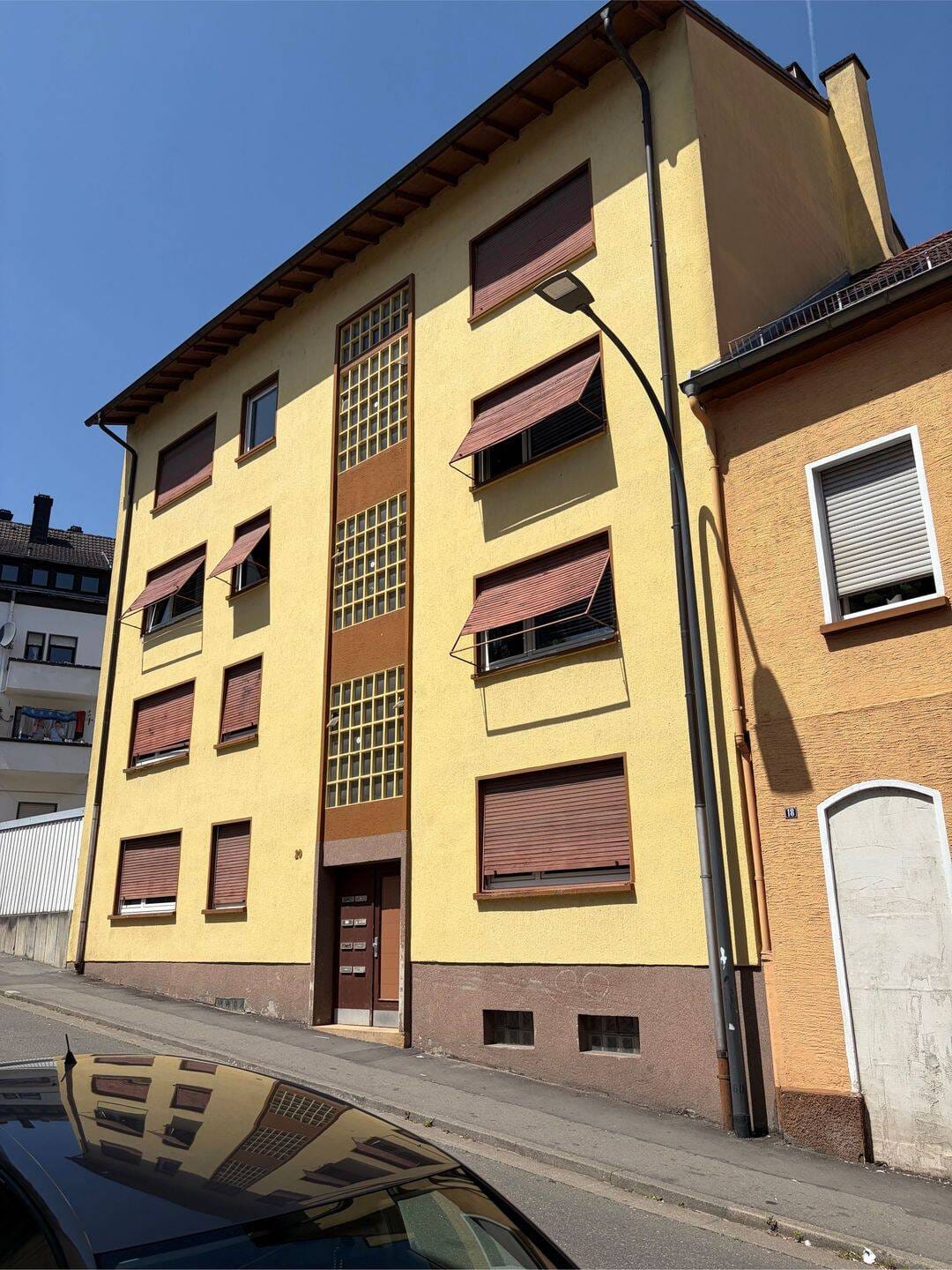 Immobilie in Pirmasens - Voll vermietetes Mehrfamilienhaus in zentraler Lage in Pirmasens ideal für Kapitalanleger  - Bild 0