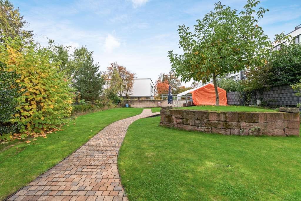 Immobilie in Dreieich - Großes 2-Familienhaus mit wunderschönem Garten in Sprendlingen - Bild 1