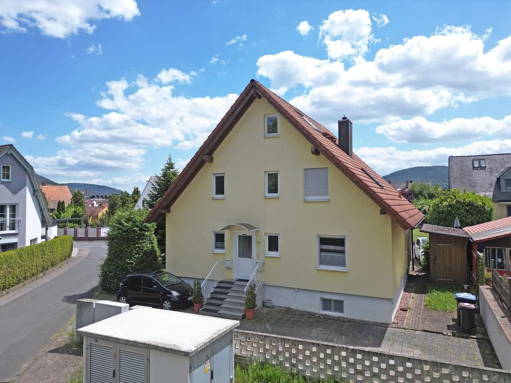Immobilie in Kleinheubach - Gepflegtes Zweifamilienhaus mit Ausbaupotential - Bild 4