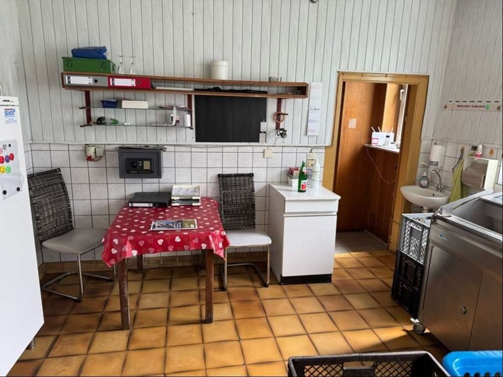 Immobilie in Wewelsfleth - Haus mit Ladengeschäft und Wohnung in Dorflage - Bild 4