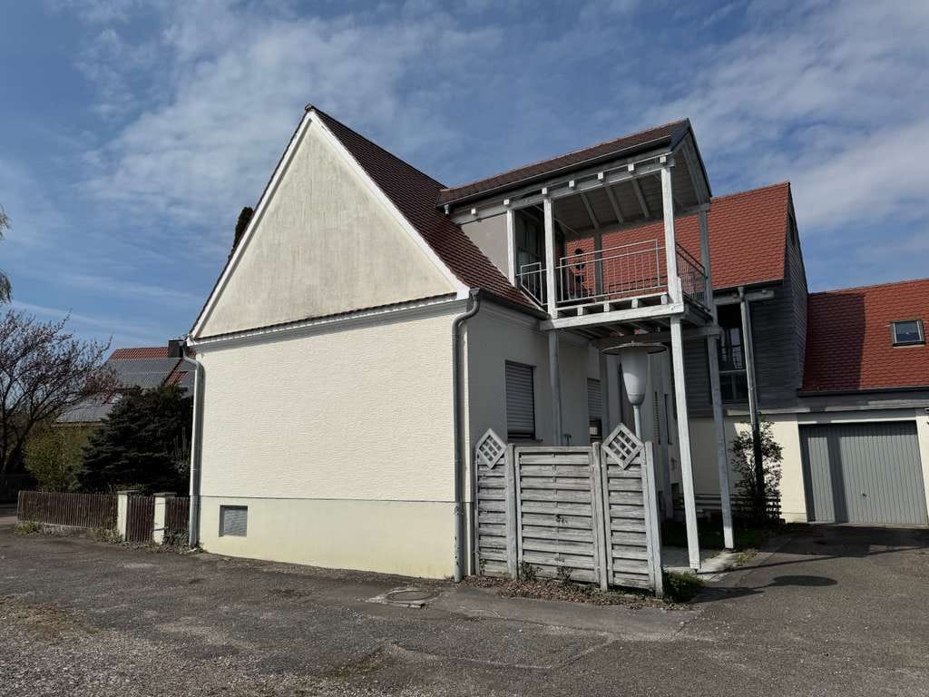 Immobilie in Donauwörth - Wohnen mit Möglichkeiten: Zweifamilienhaus mit Charme, Wintergarten und flexibler Nutzung - Bild 2