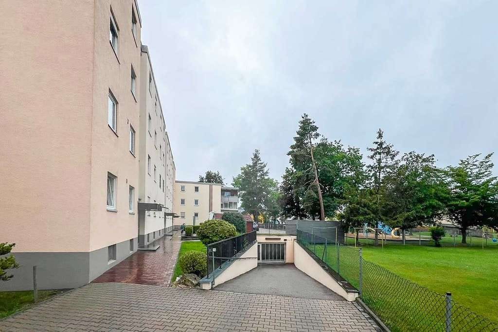 Immobilie in Gersthofen - Entspannt wohnen vor den Toren Augsburgs - zentrale 3-Zimmer-Wohnung im Herzen Gersthofens - Bild 2