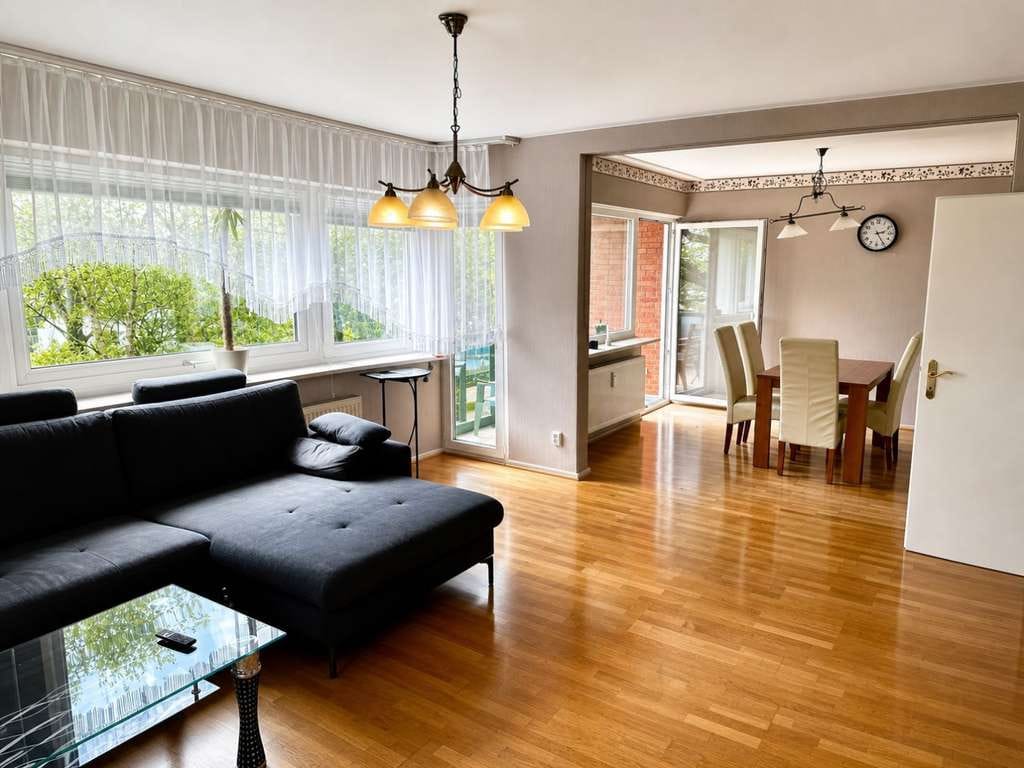 Immobilie in Heide - Freundliche 4-Zimmer-Eigentumswohnung mit Balkon in gepflegter Wohnanlage in Heide - Bild 2