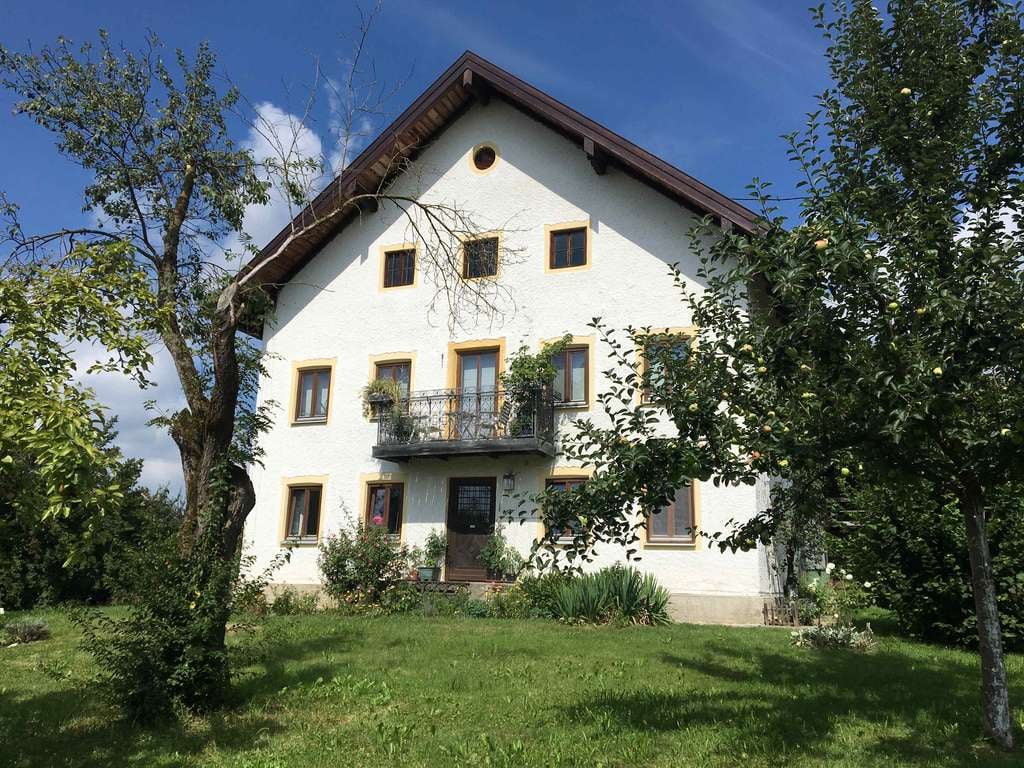 Immobilie in Trostberg - Bäuerliches Anwesen mit Bergblick in ländlicher Umgebung von Trostberg - Bild 0