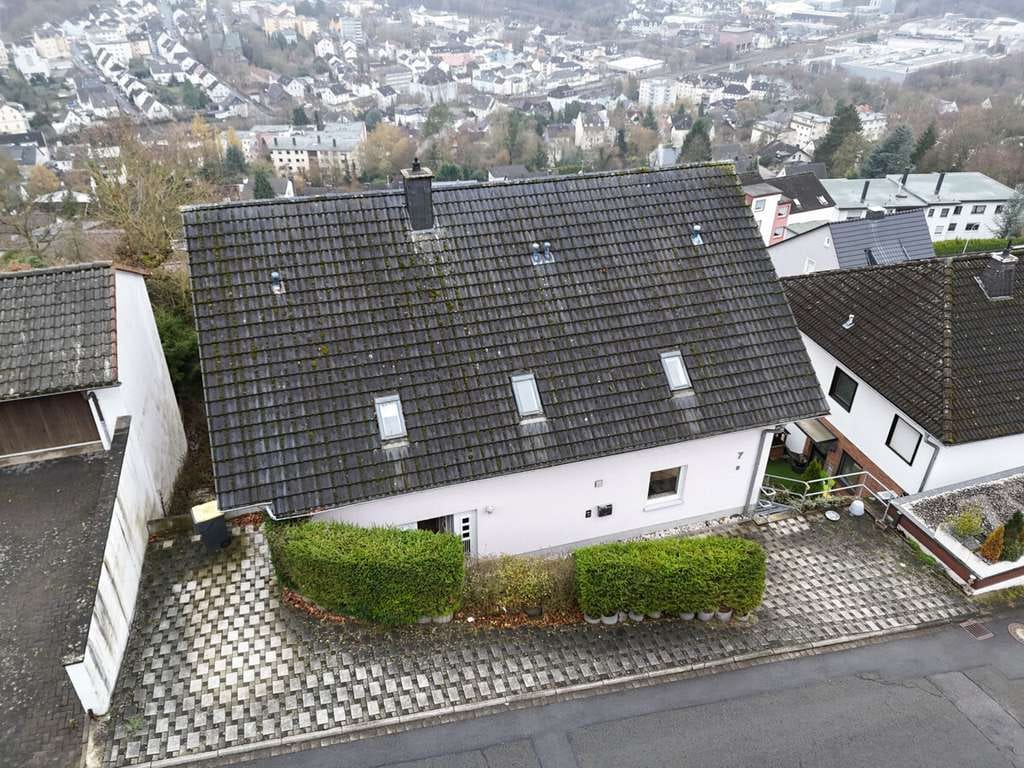 Immobilie in Werdohl - NEU: 317qm großes Zweifamilienhaus mit perfektem Blick über Werdohl von Balkon und Wintergarten!!! - Bild 3