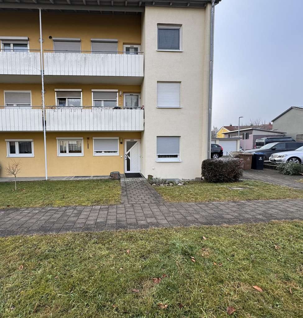 Immobilie in Friedrichshafen - 3-Zimmer-EG-Wohnung mit eigenem Eingang, West-Terrasse & Stellplatz - Bild 1
