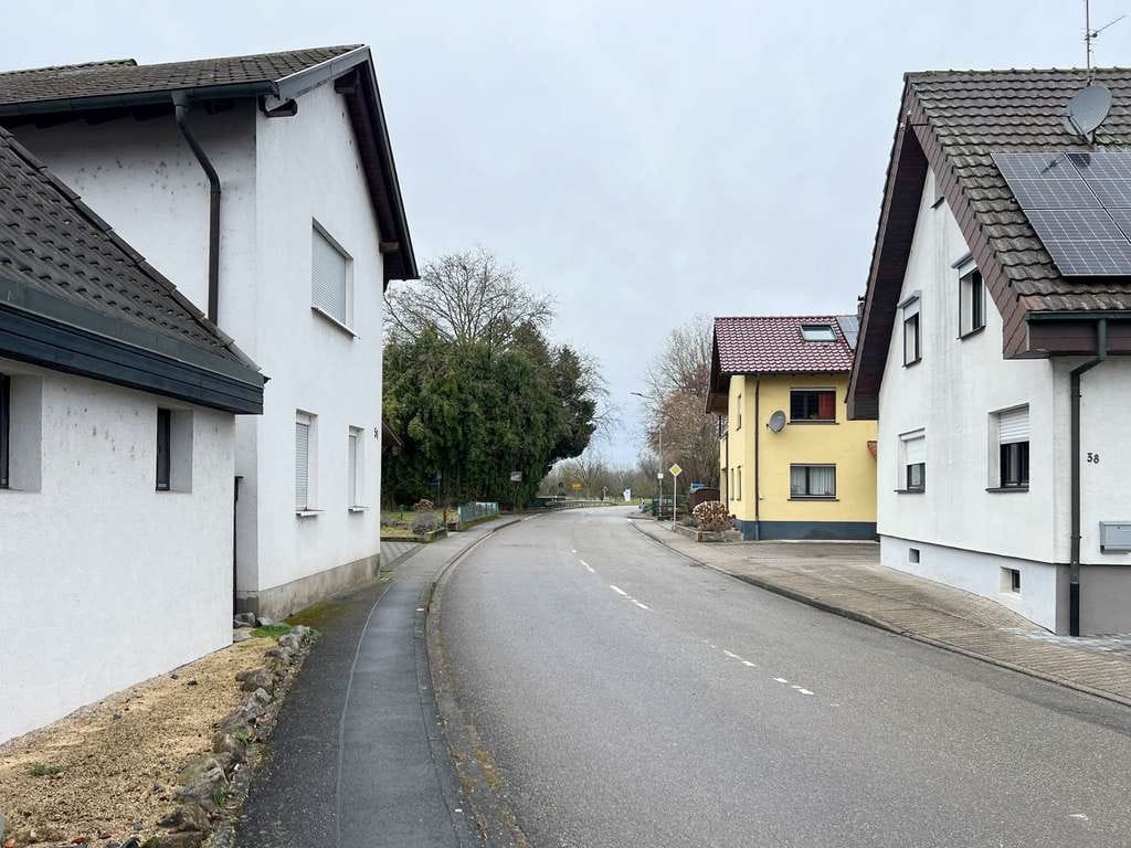 Immobilie in Rheinmünster - Großes 1-2‑Familienhaus mit Pool und weitläufigem Garten in Toplage Rheinmünster - Bild 2