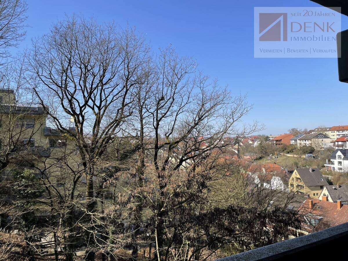 Immobilie in Gerbrunn - Hübsches Apartment mit Balkon und fantastischer Aussicht... - Bild 0