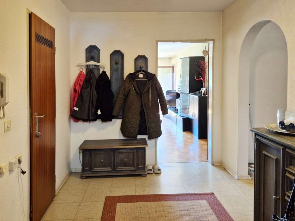 Immobilie in Öhringen - *Charmante 3-Zimmer-Hochparterrewohnung in ruhiger Wohnanlage* - Bild 2