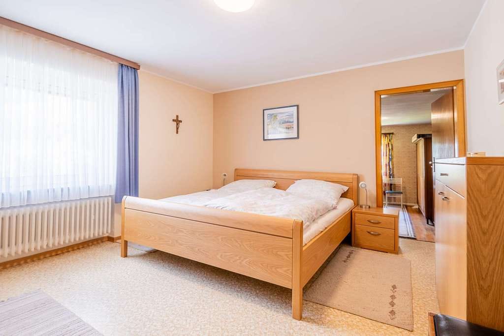 Immobilie in Rockeskyll - Einfamilienhaus mit 3 Garagen und Nebengebäude in Rockeskyll - Bild 4