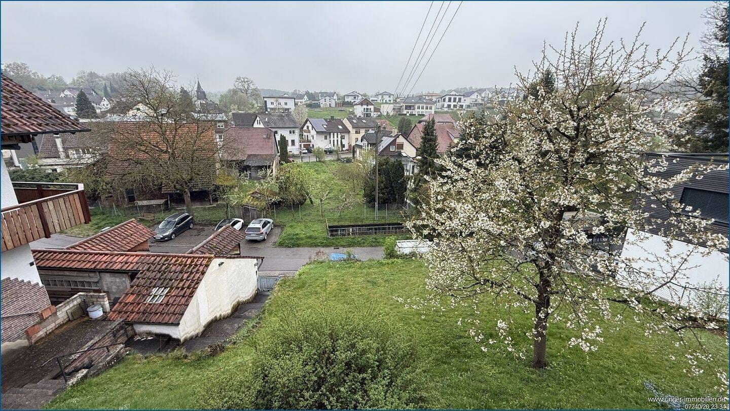 Immobilie in Karlsbad - Älteres, charmantes Einfamilienhaus teilrenoviert mit großem Grundstück! **provisionsfrei** - Bild 2