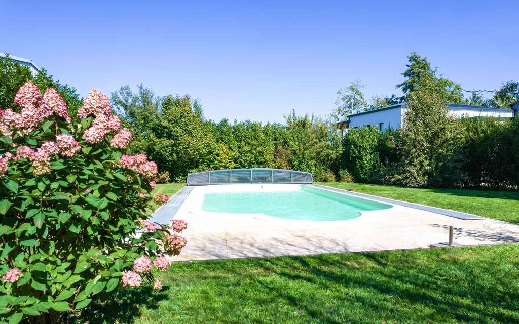 Immobilie in Willstätt - Unternehmervilla mit Pool, großem Grundstück für Ihre Privatsphäre und in einer hervorragende Lage - Bild 0