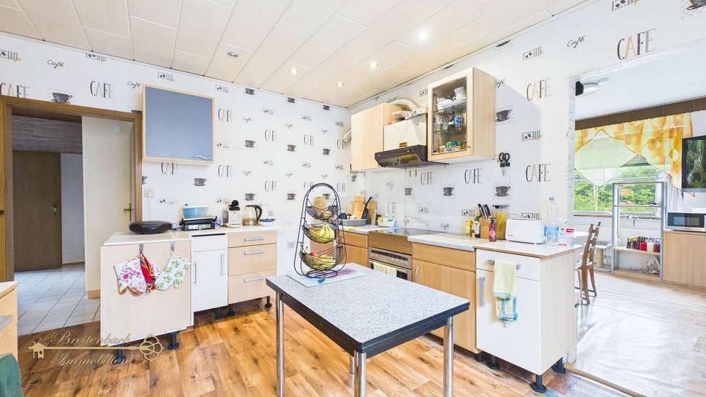 Immobilie in Achim - Achim - Uesen • Großzügiges Zweifamilienhaus mit 4 Garagen & Wintergarten - Bild 2