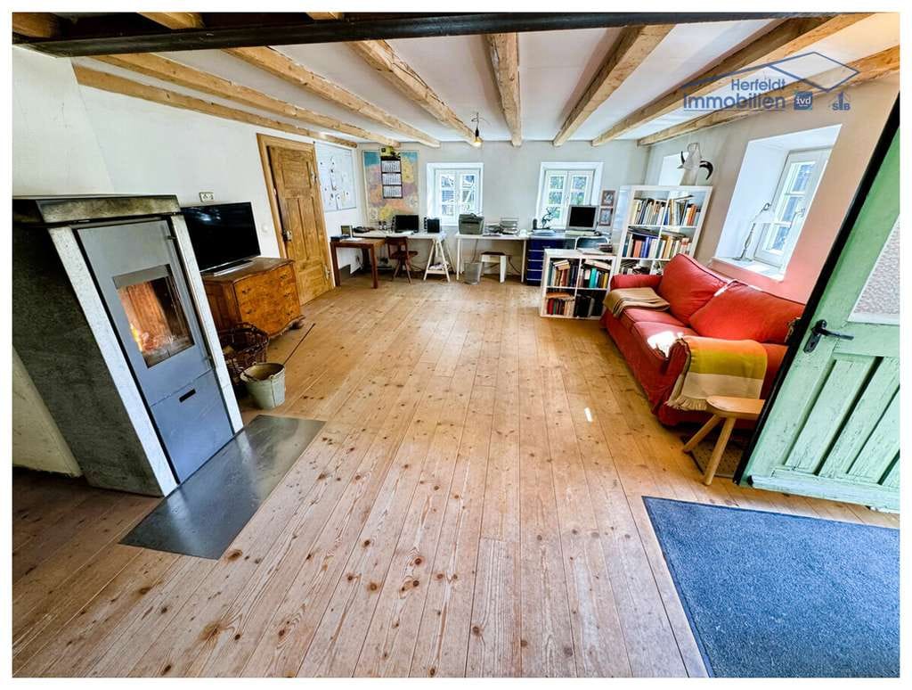 Immobilie in Unterdießen - Renovierungsbedürftiges, denkmalgeschütztes Bauernhaus mit Baugrundstück und viel Potenzial - Bild 1