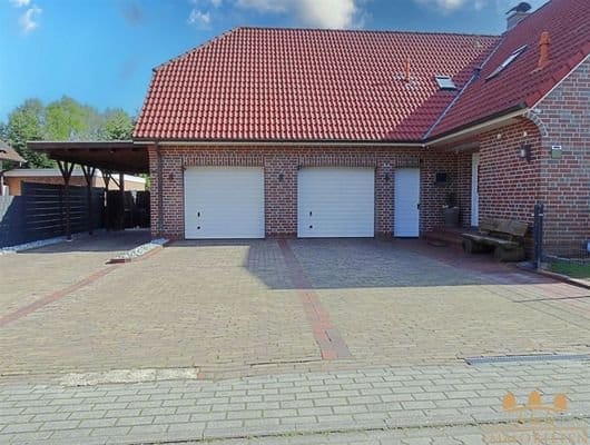 Immobilie in Osteel - REPRÄSENTATIVES EFH MIT FERIENWOHNUNG, GARAGEN, CARPORT, WERKSTATT IN SACKGASSENLAGE - Bild 0