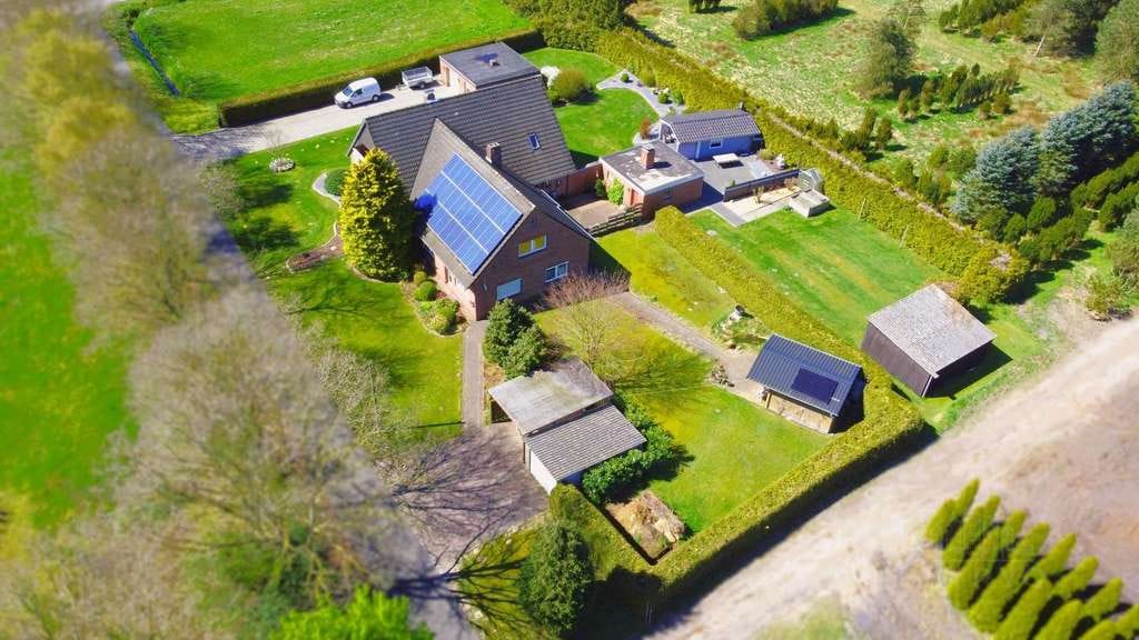 Immobilie in Großefehn - Exklusive Alleinlage trifft modernen Wohnkomfort – Zweifamilienhaus mit großem Grundstück - Bild 4