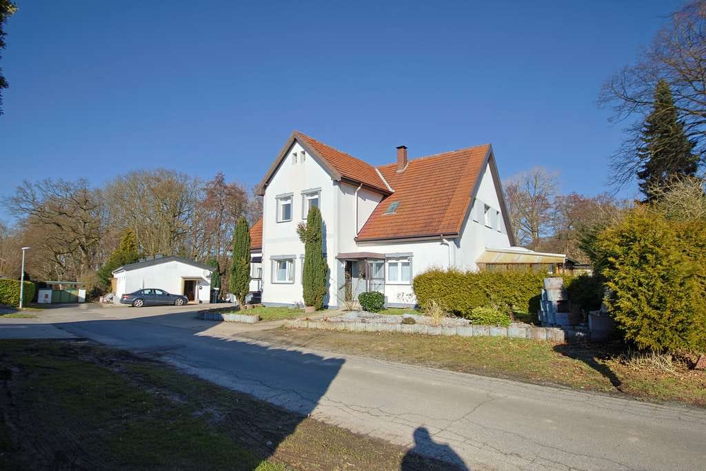 Immobilie in Hiddenhausen - 4Familienhaus mit 365 m² Wohnfläche & 2.500 m² Grundstück – attraktive Kapitalanlage in Hiddenhausen - Bild 2