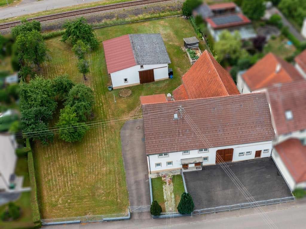 Immobilie in Straßberg - Ehemaliges Bauernhaus mit großem Garten - Bild 1