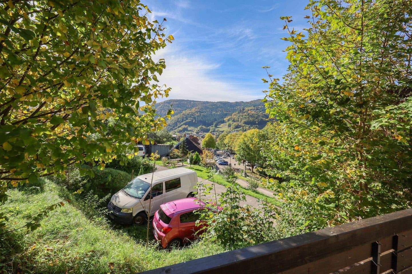 Immobilie in Todtnau - Charmantes Ein- oder Zweifamilienhaus mit Aussichtslage in Todtnau - ideal als Wohn- oder Ferienhaus - Bild 4