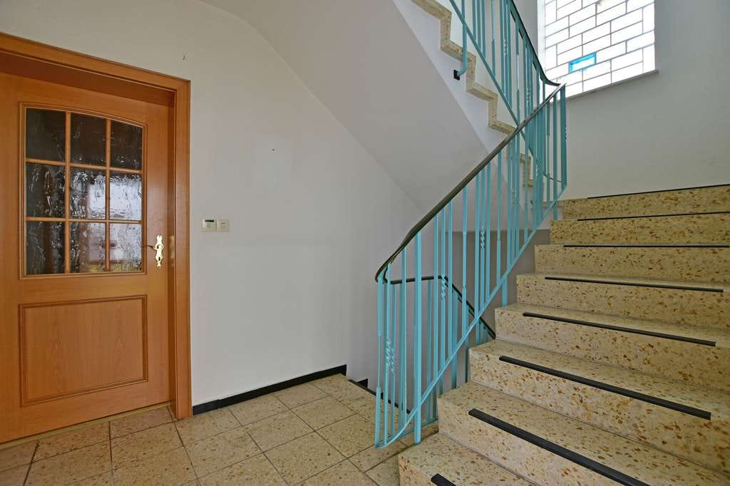 Immobilie in Niedenstein - Gepflegtes Ein- bis Zweifamilienhaus in reizvoller Feldrandlage von Niedenstein-Metze - Bild 4