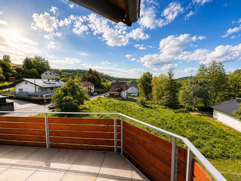 Immobilie in Abtsteinach - Helle Eigentumswohnung mit                                     umlaufendem Balkon in naturnaher Lage - Bild 0