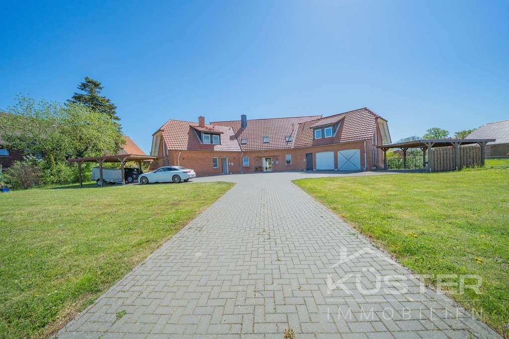 Immobilie in Lüdersfeld - KÜSTER IMMOBILIEN präsentiert: Traumhaus mit ca. 4200 m² Grundstück - wohnen mit Pferd möglich ! - Bild 1